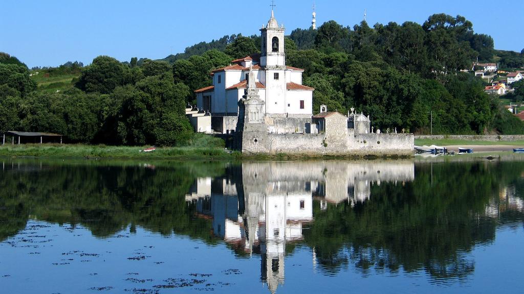 Hotel Puerto De Llanes Buitenkant foto