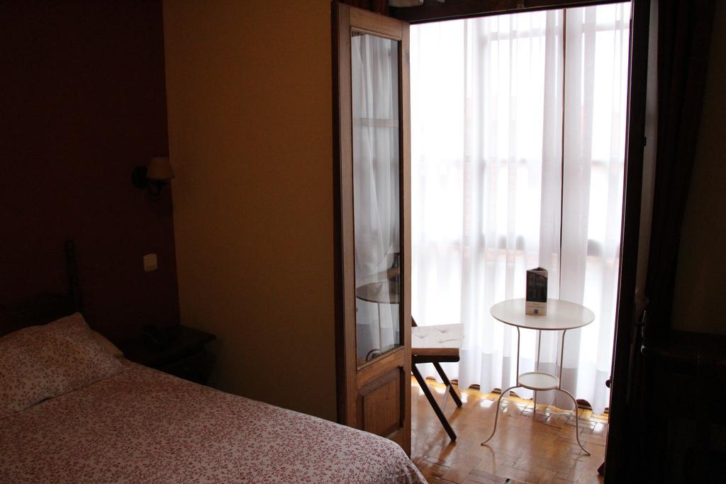 Hotel Puerto De Llanes Buitenkant foto